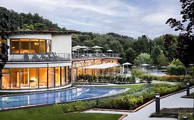 Quellenhotel Heiltherme Bad Waltersdorf - 2-Thermenresort